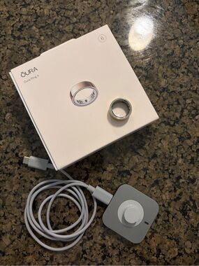 Oura Ring 4, Size 6 in Rose Gold